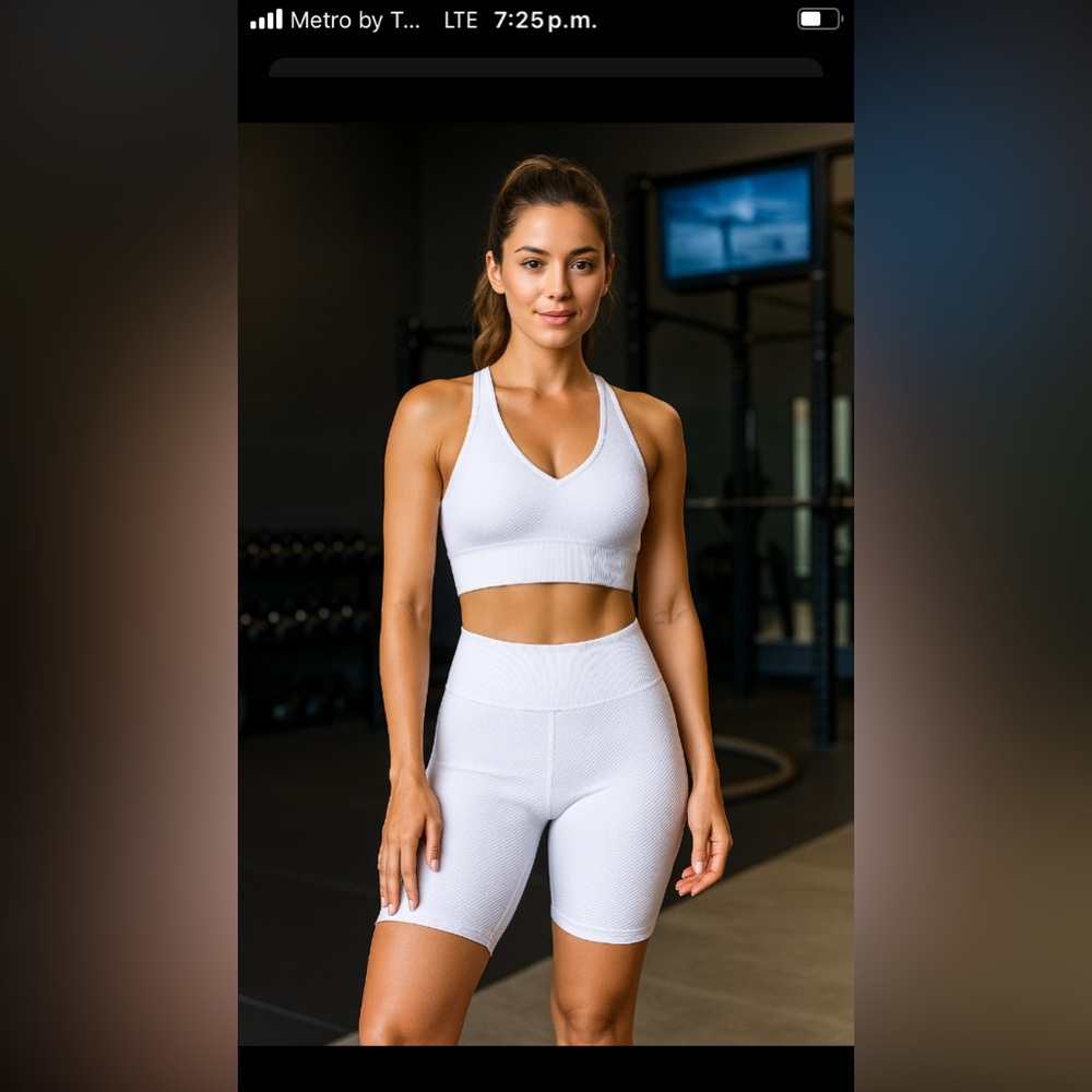Love White Textured 2-Piece Sports Bra & Biker Shorts Set S/M